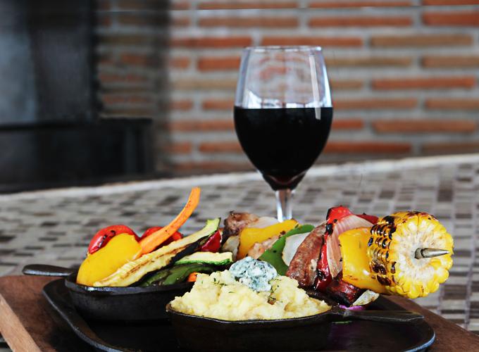 The Grill Krystal Grand® Cancún All Inclusive The Grill Krystal Grand® Cancún All Inclusive