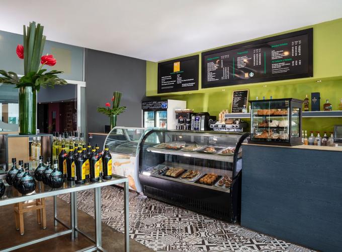 Take a bite Krystal Grand® Cancún All Inclusive Take a bite Krystal Grand® Cancún All Inclusive