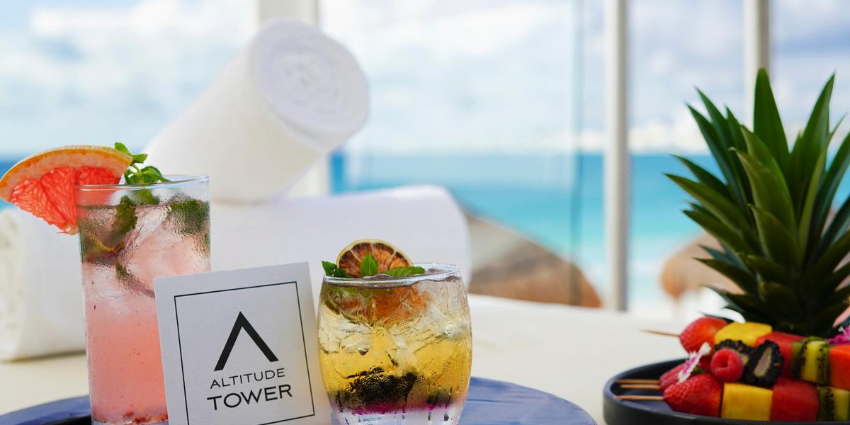 Cocktail de Bienvenua Krystal Grand® Cancún All Inclusive Cocktail de Bienvenua Krystal Grand® Cancún All Inclusive