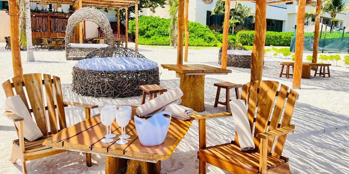 Moskito Beach Club Krystal Grand® Cancún All Inclusive Moskito Beach Club Krystal Grand® Cancún All Inclusive