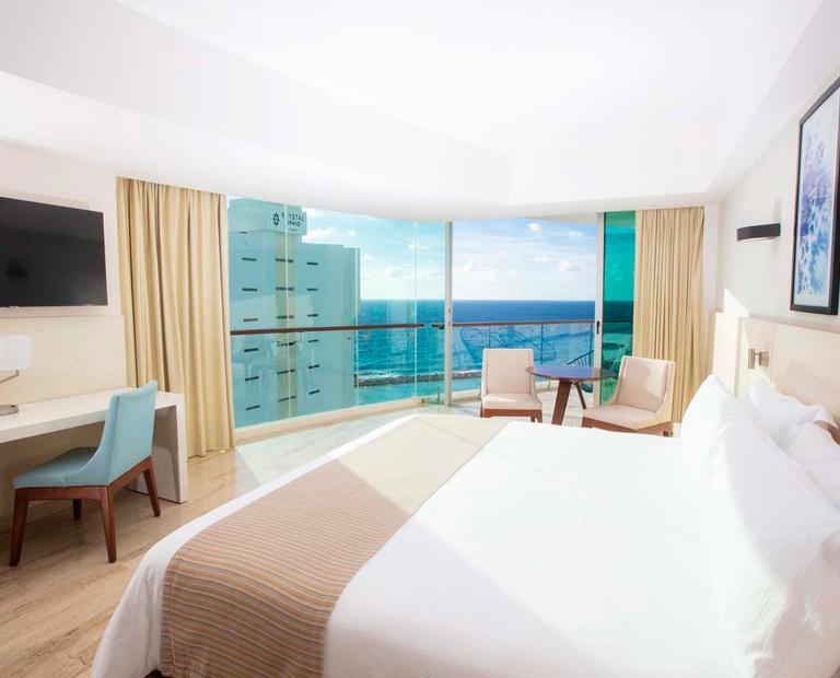 Altitude® Corner Suite Partial Ocean View Krystal Grand® Cancún All Inclusive Altitude® Corner Suite Partial Ocean View Krystal Grand® Cancún All Inclusive
