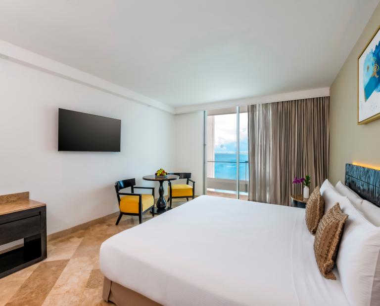 Deluxe Ocean Front Krystal Grand® Cancún All Inclusive Deluxe Ocean Front Krystal Grand® Cancún All Inclusive
